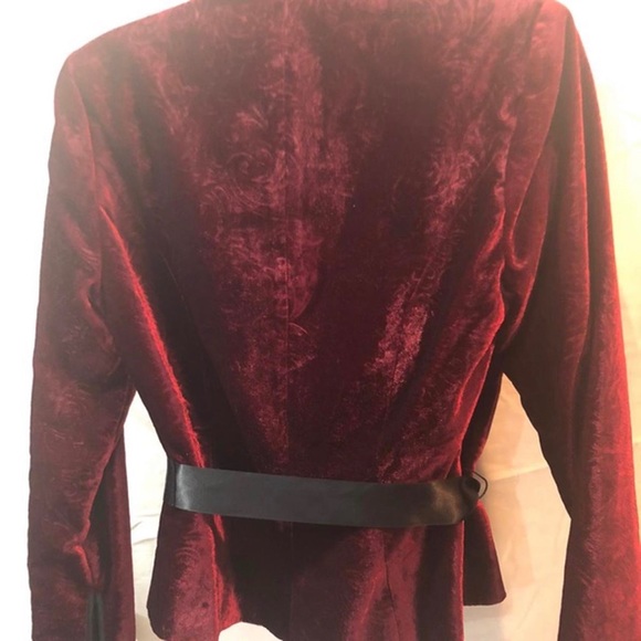 Red velvet blazer size 6 - Picture 3 of 5